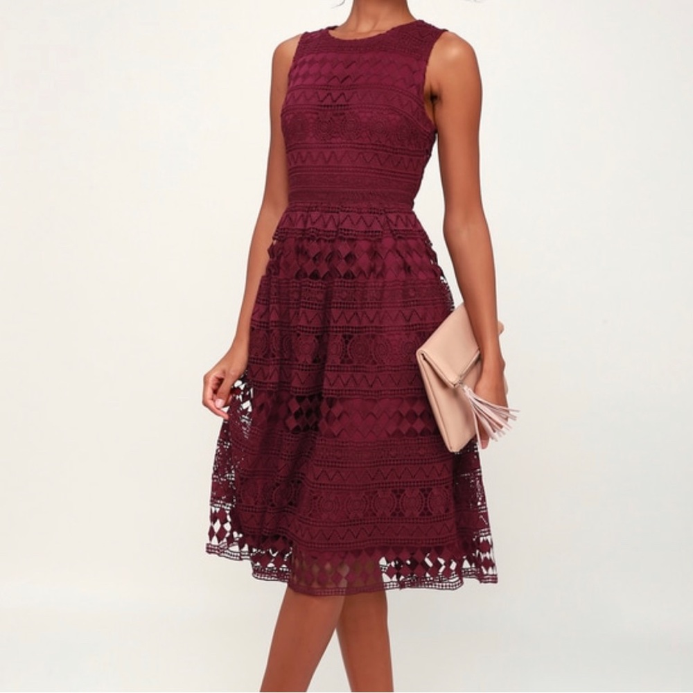 Lulus brand new w/o tag lace purple dress size l